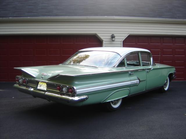 1960 impala 4dr sedan grn 8.JPG